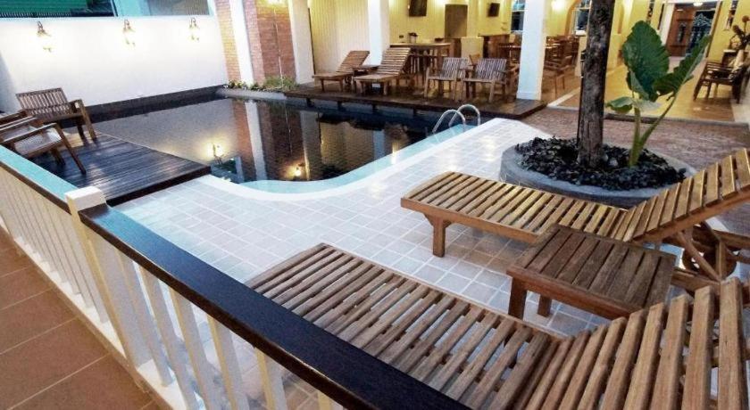 Baan Pimpisa Hotell Bang Sare Exteriör bild